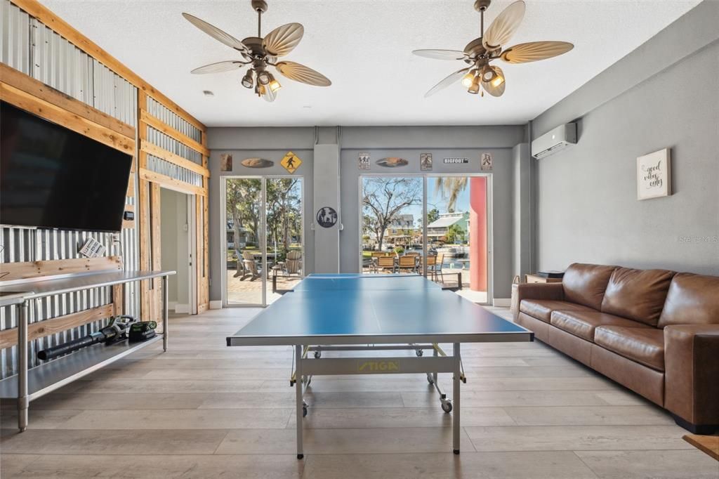 For Sale: $1,550,000 (3 beds, 2 baths, 2286 Square Feet)