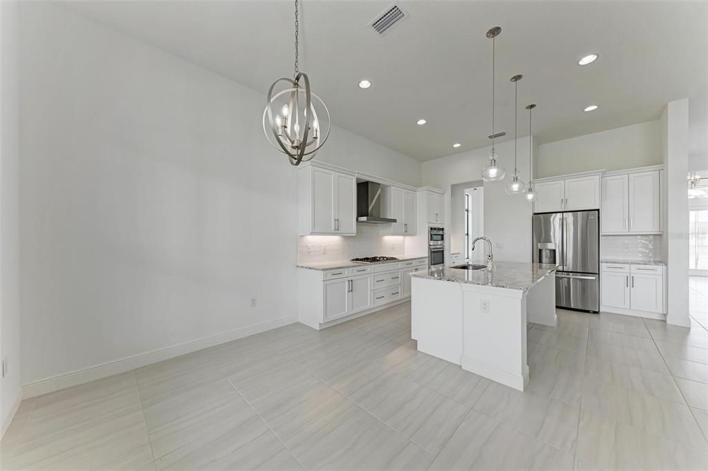 Active With Contract: $915,000 (2 beds, 2 baths, 2765 Square Feet)