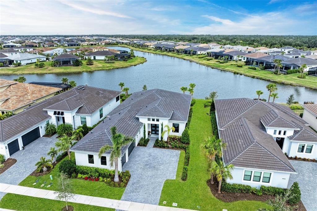 Active With Contract: $915,000 (2 beds, 2 baths, 2765 Square Feet)