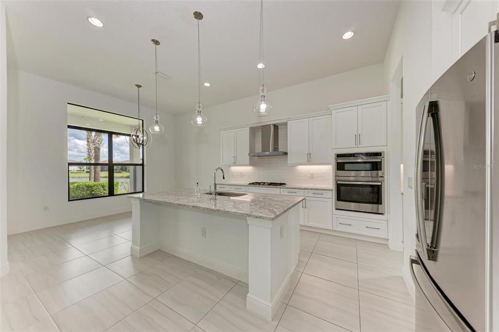 Active With Contract: $915,000 (2 beds, 2 baths, 2765 Square Feet)