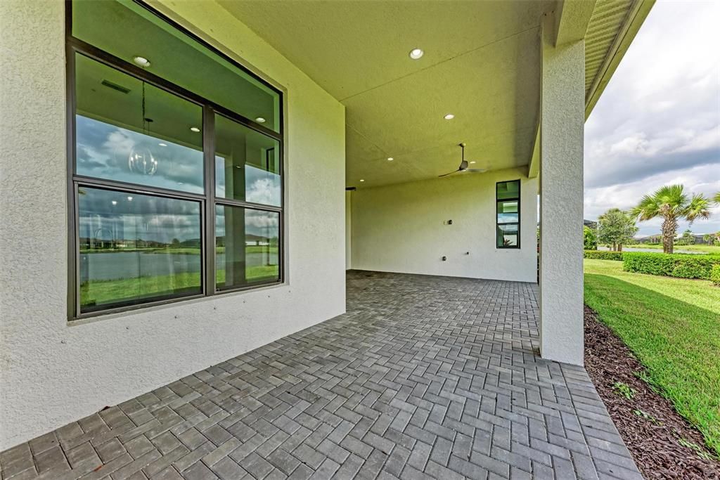 Active With Contract: $915,000 (2 beds, 2 baths, 2765 Square Feet)