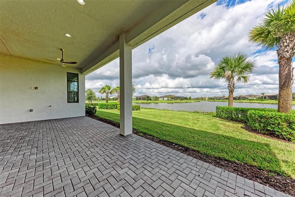 Active With Contract: $915,000 (2 beds, 2 baths, 2765 Square Feet)