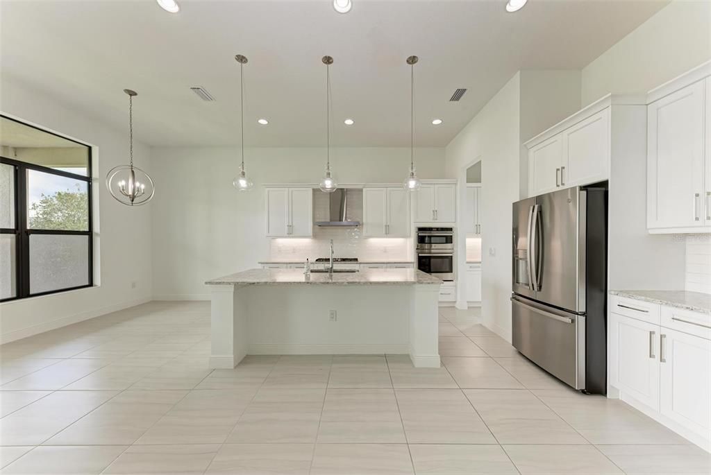 Active With Contract: $915,000 (2 beds, 2 baths, 2765 Square Feet)