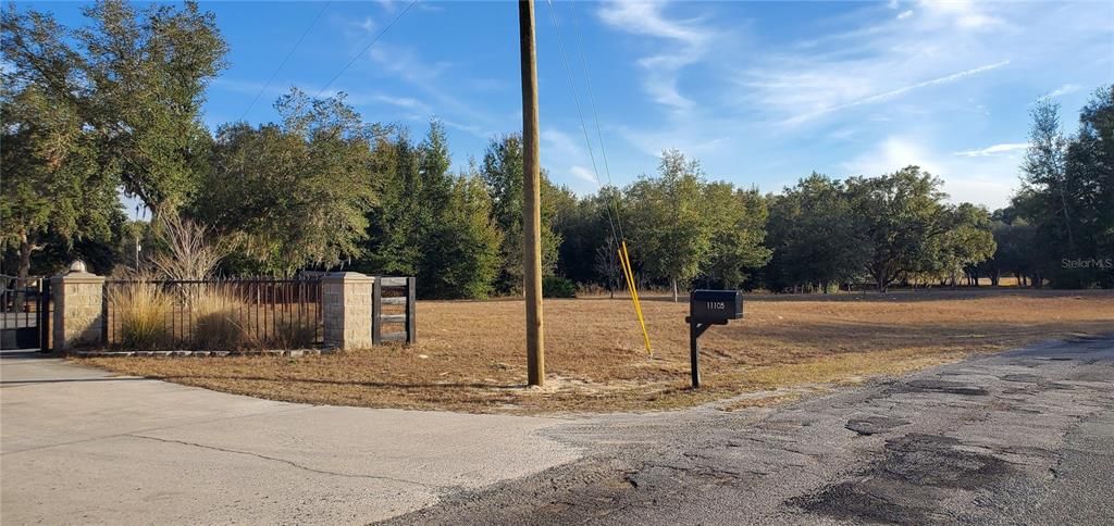 En Venta: $675,000 (12.89 acres)