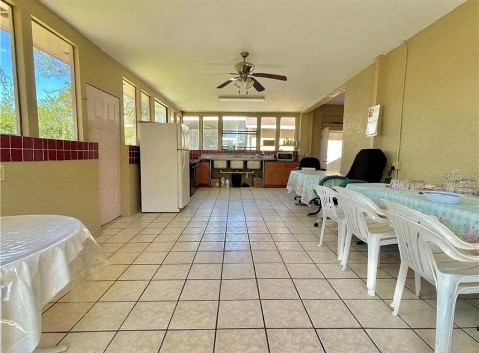 En Venta: $460,000 (4 camas, 3 baños, 2950 Pies cuadrados)