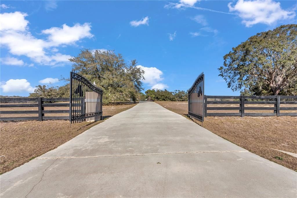 Recently Sold: $795,000 (3 beds, 3 baths, 3404 Square Feet)