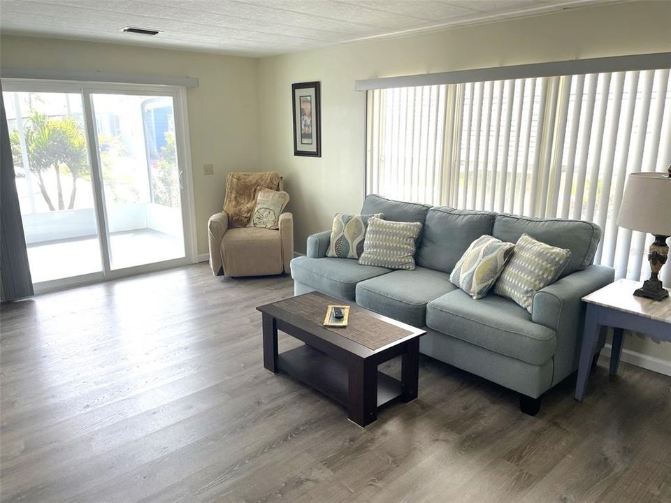 Activo con contrato: $134,900 (2 camas, 2 baños, 1056 Pies cuadrados)