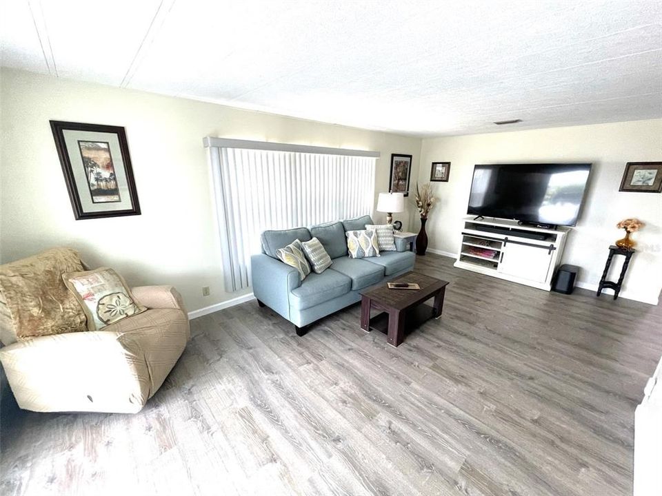 Activo con contrato: $134,900 (2 camas, 2 baños, 1056 Pies cuadrados)