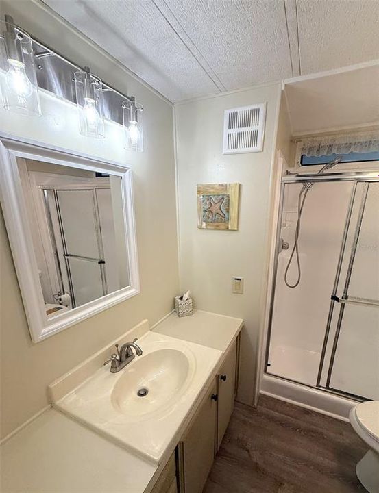 Activo con contrato: $134,900 (2 camas, 2 baños, 1056 Pies cuadrados)