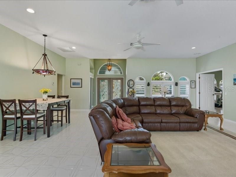 Active With Contract: $475,000 (4 beds, 2 baths, 2608 Square Feet)