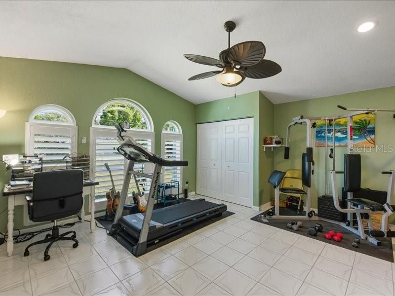 Active With Contract: $475,000 (4 beds, 2 baths, 2608 Square Feet)