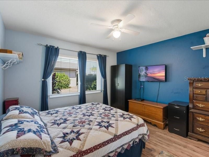 Active With Contract: $475,000 (4 beds, 2 baths, 2608 Square Feet)