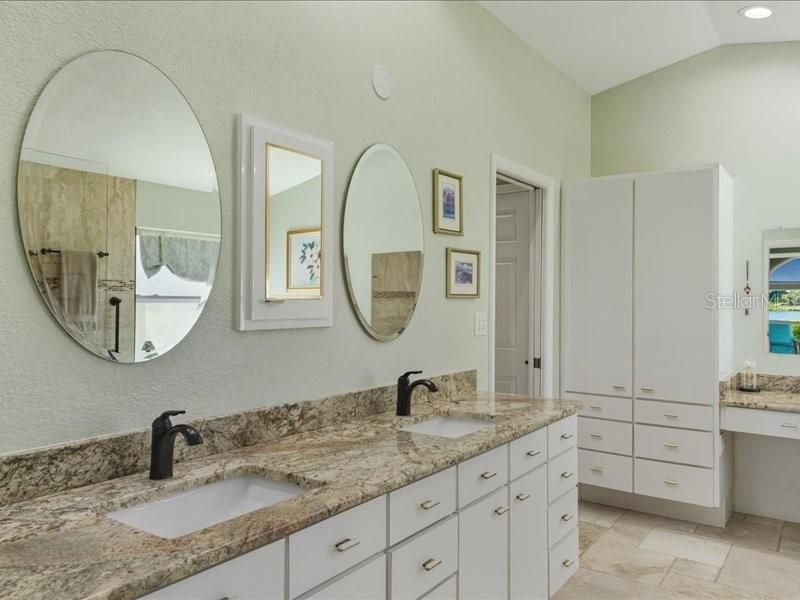 Active With Contract: $475,000 (4 beds, 2 baths, 2608 Square Feet)