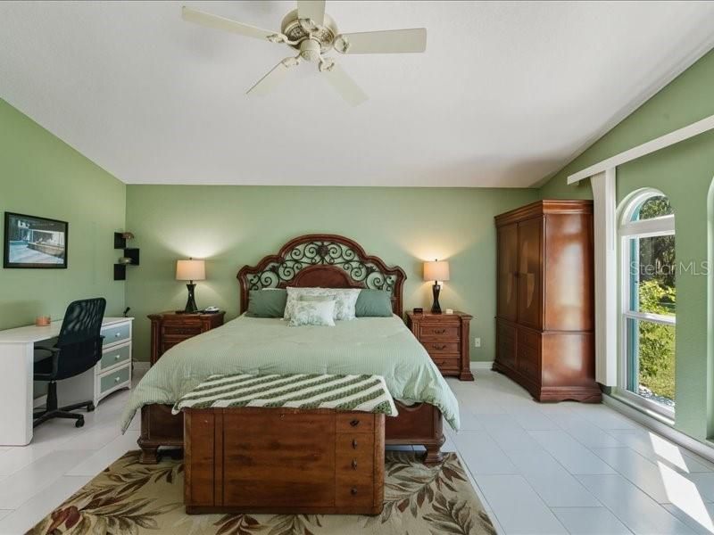 Active With Contract: $475,000 (4 beds, 2 baths, 2608 Square Feet)