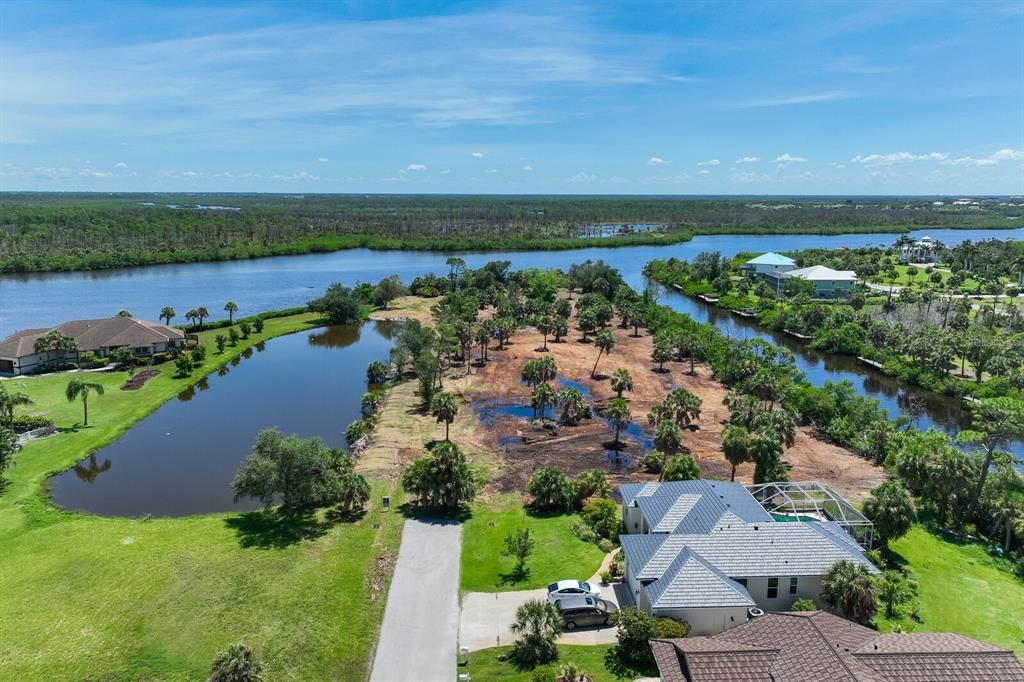 На продажу: $1,750,000 (4.40 acres)