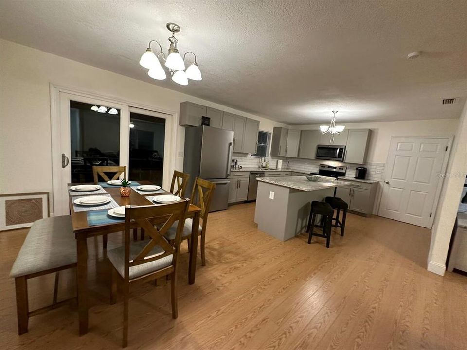 В аренду: $2,500 (3 спален, 2 ванн, 1431 Квадратных фут)