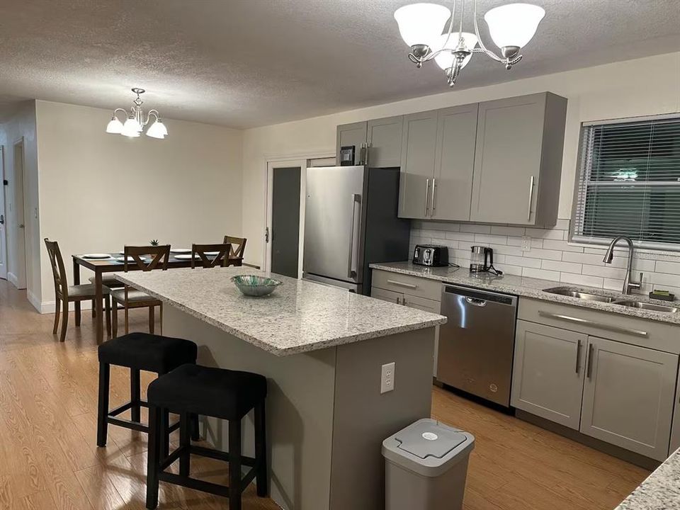 В аренду: $2,500 (3 спален, 2 ванн, 1431 Квадратных фут)