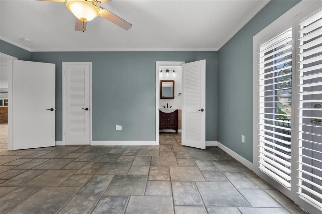 For Rent: $5,900 (4 beds, 3 baths, 3190 Square Feet)