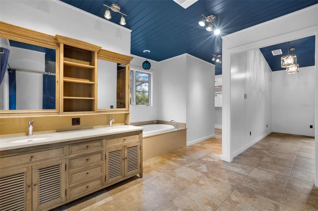 For Rent: $5,900 (4 beds, 3 baths, 3190 Square Feet)