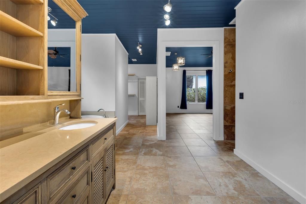 For Rent: $5,900 (4 beds, 3 baths, 3190 Square Feet)