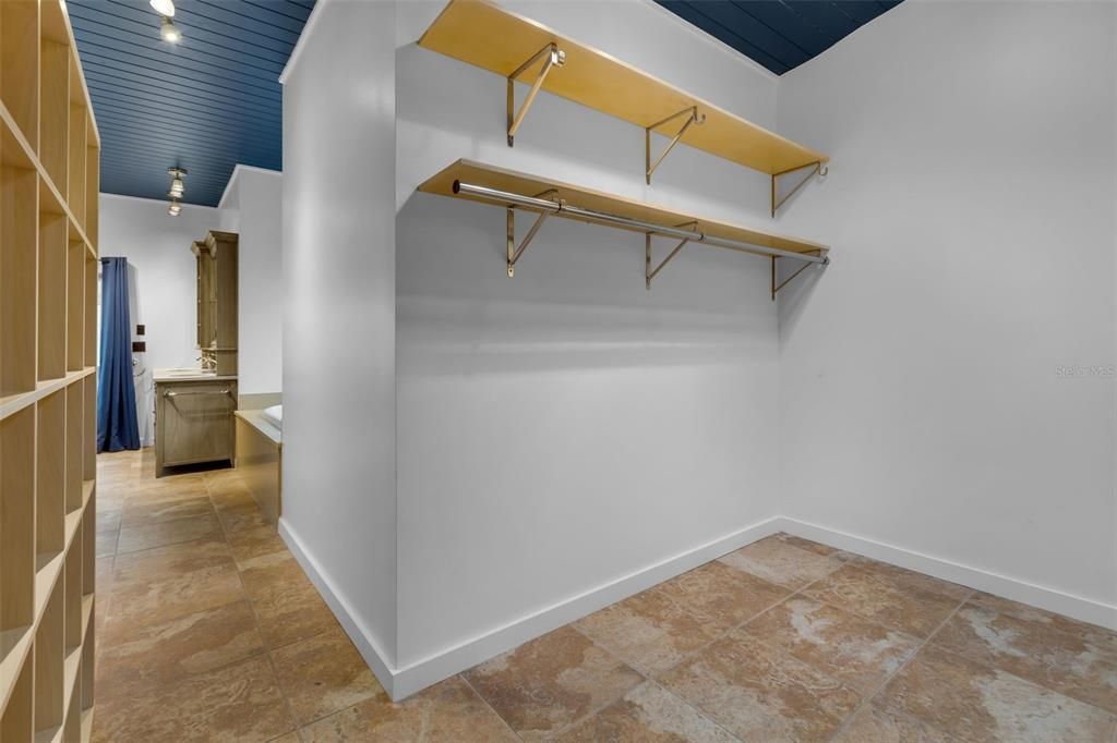 For Rent: $5,900 (4 beds, 3 baths, 3190 Square Feet)