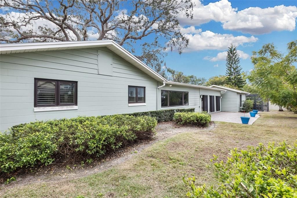 For Rent: $5,900 (4 beds, 3 baths, 3190 Square Feet)