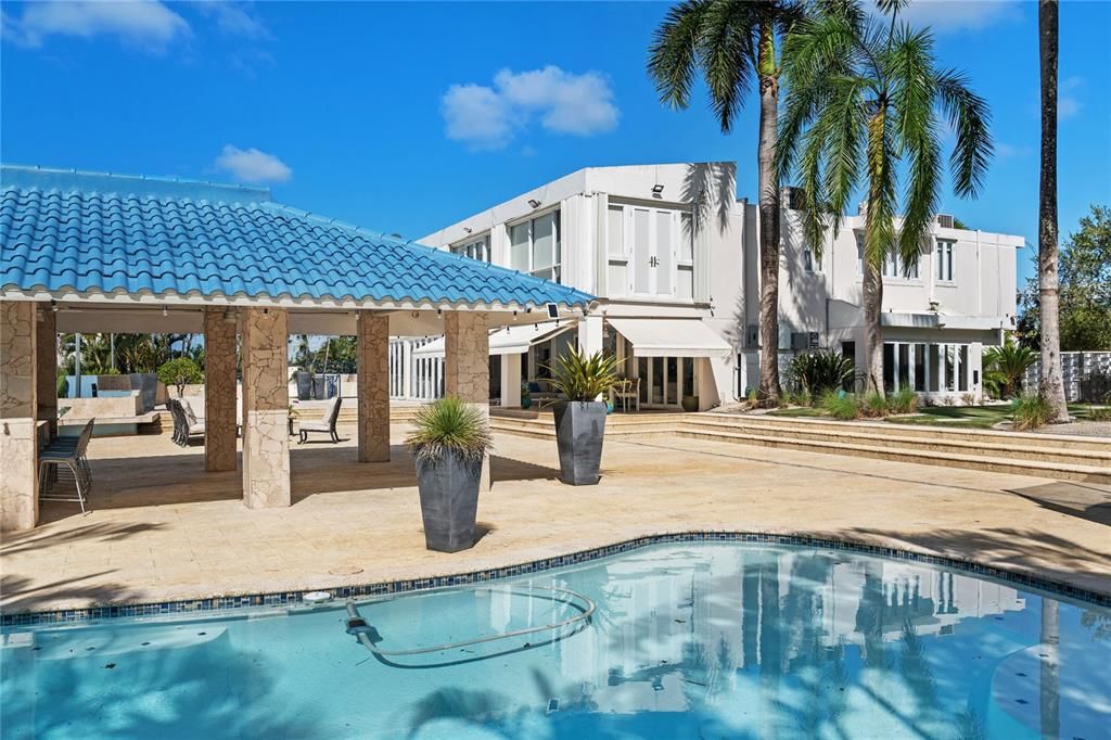 На продажу: $2,295,000 (6 спален, 5 ванн, 5558 Квадратных фут)