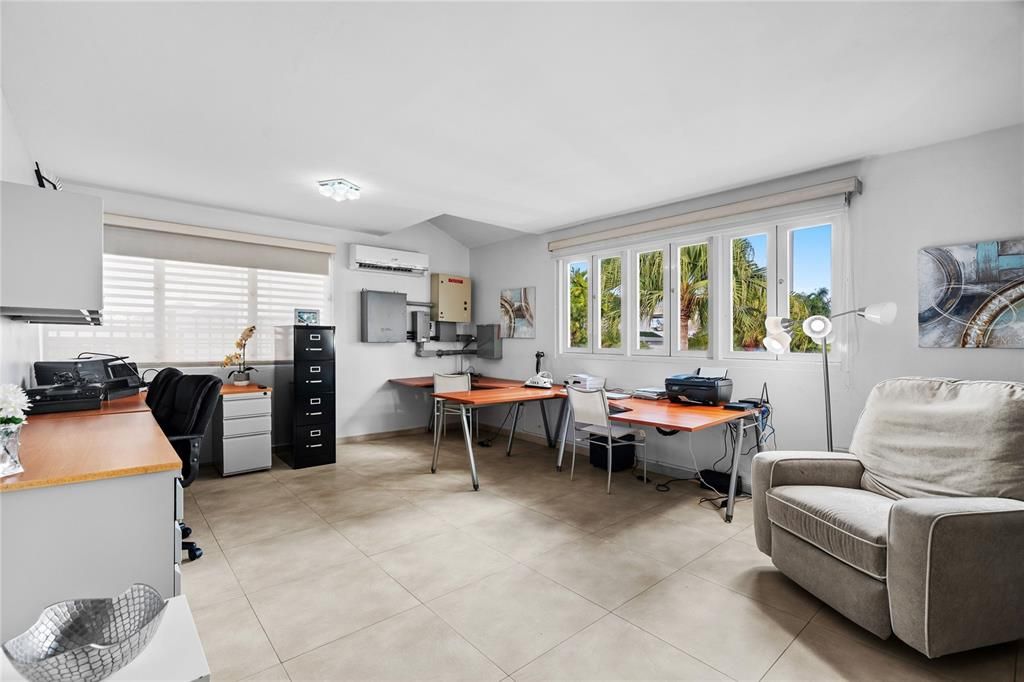 На продажу: $2,295,000 (6 спален, 5 ванн, 5558 Квадратных фут)