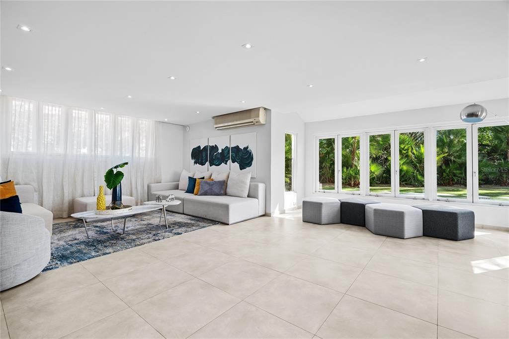 На продажу: $2,295,000 (6 спален, 5 ванн, 5558 Квадратных фут)