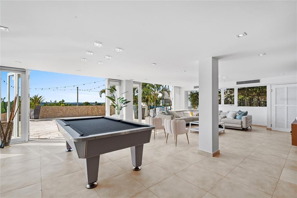 На продажу: $2,295,000 (6 спален, 5 ванн, 5558 Квадратных фут)