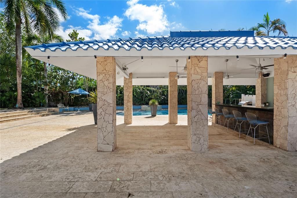 На продажу: $2,295,000 (6 спален, 5 ванн, 5558 Квадратных фут)