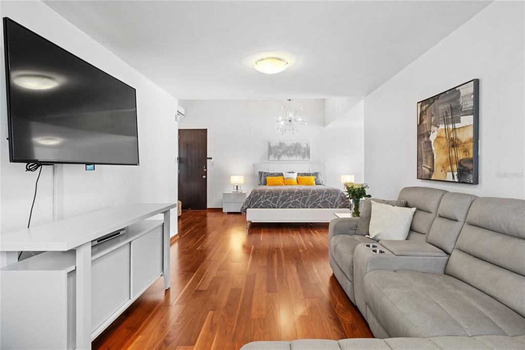 На продажу: $2,295,000 (6 спален, 5 ванн, 5558 Квадратных фут)