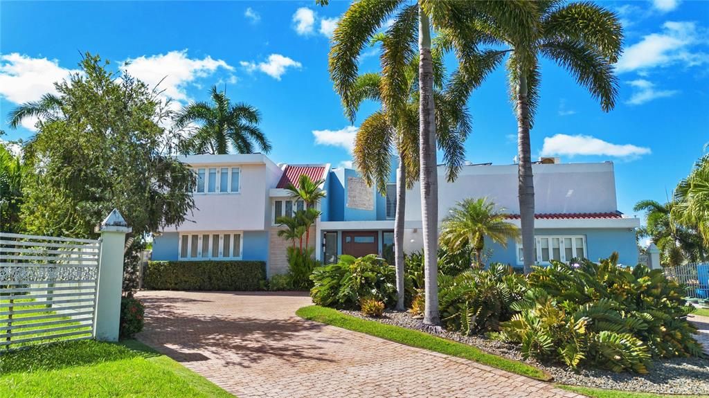 На продажу: $2,295,000 (6 спален, 5 ванн, 5558 Квадратных фут)