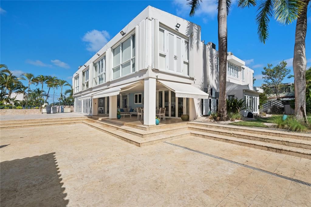 На продажу: $2,295,000 (6 спален, 5 ванн, 5558 Квадратных фут)