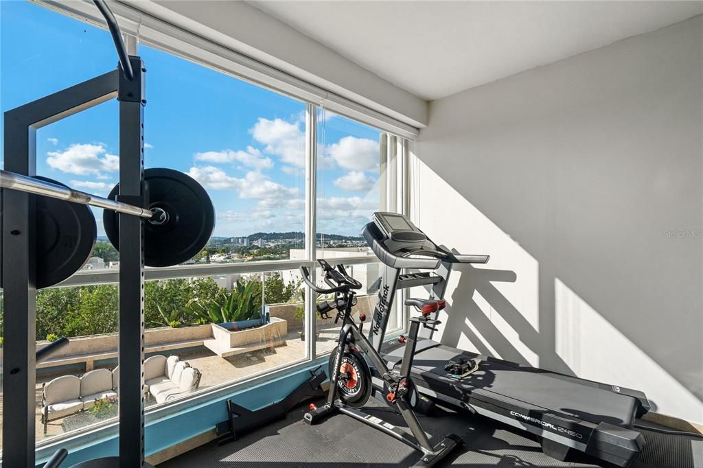 На продажу: $2,295,000 (6 спален, 5 ванн, 5558 Квадратных фут)