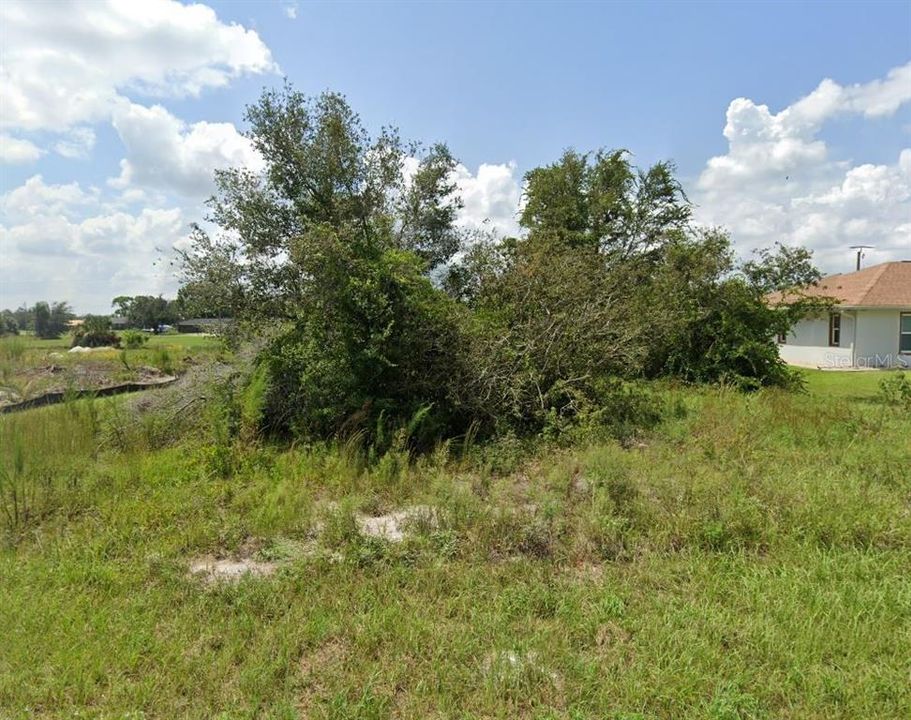 На продажу: $22,900 (0.40 acres)