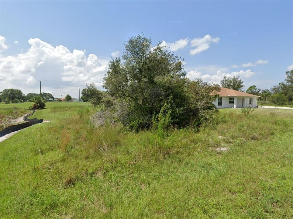 На продажу: $22,900 (0.40 acres)