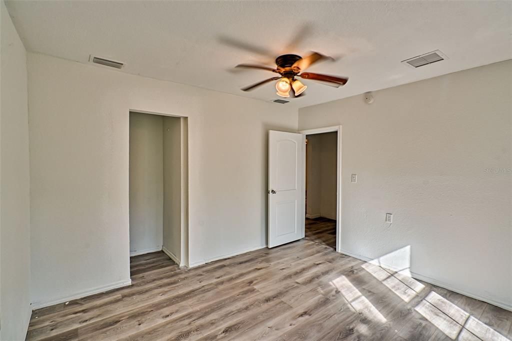 На продажу: $324,900 (3 спален, 2 ванн, 1089 Квадратных фут)