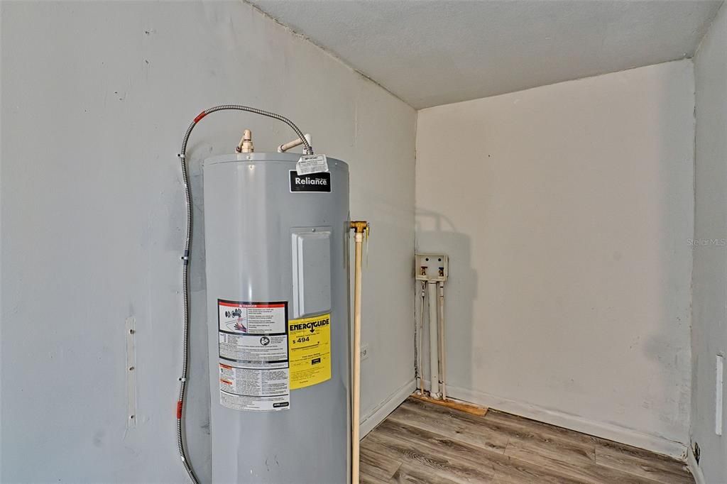 На продажу: $324,900 (3 спален, 2 ванн, 1089 Квадратных фут)