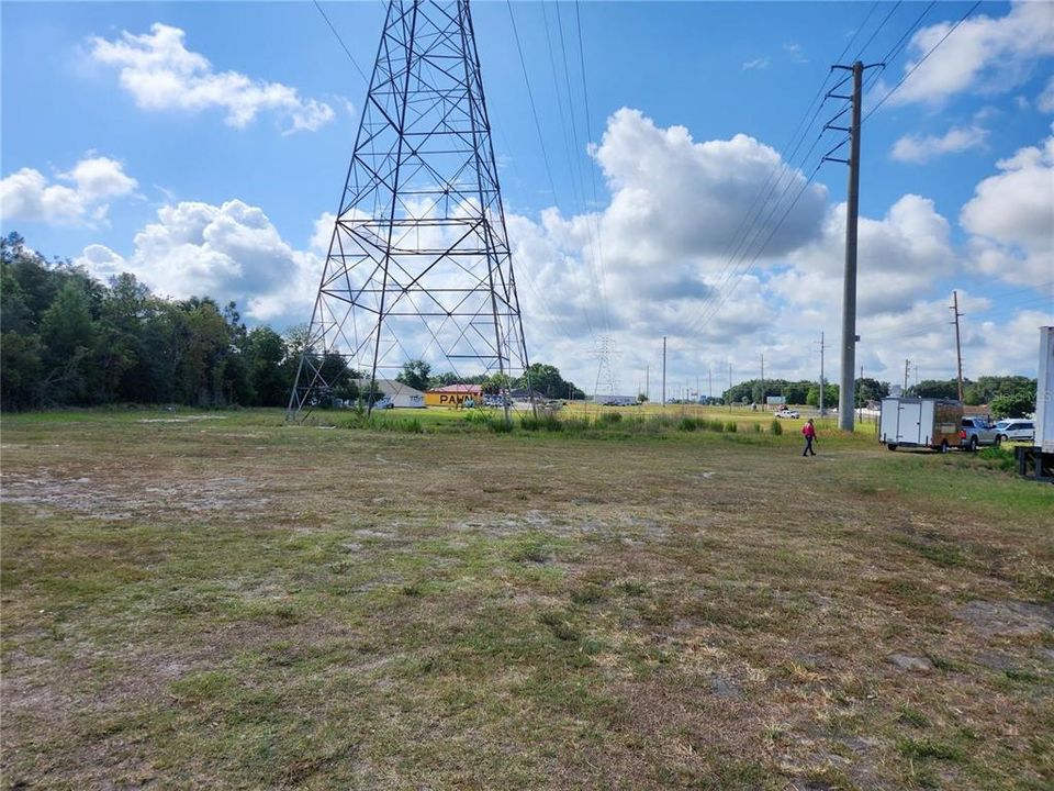 En Venta: $1,300,000 (4.32 acres)