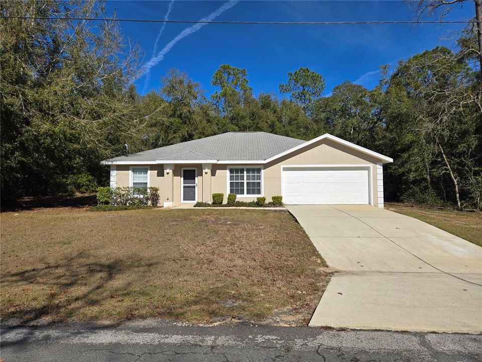 Recently Rented: $1,650 (3 beds, 2 baths, 1522 Square Feet)