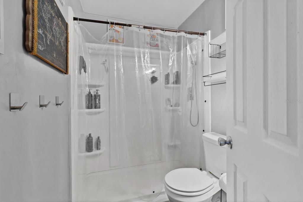 На продажу: $207,500 (2 спален, 1 ванн, 1196 Квадратных фут)