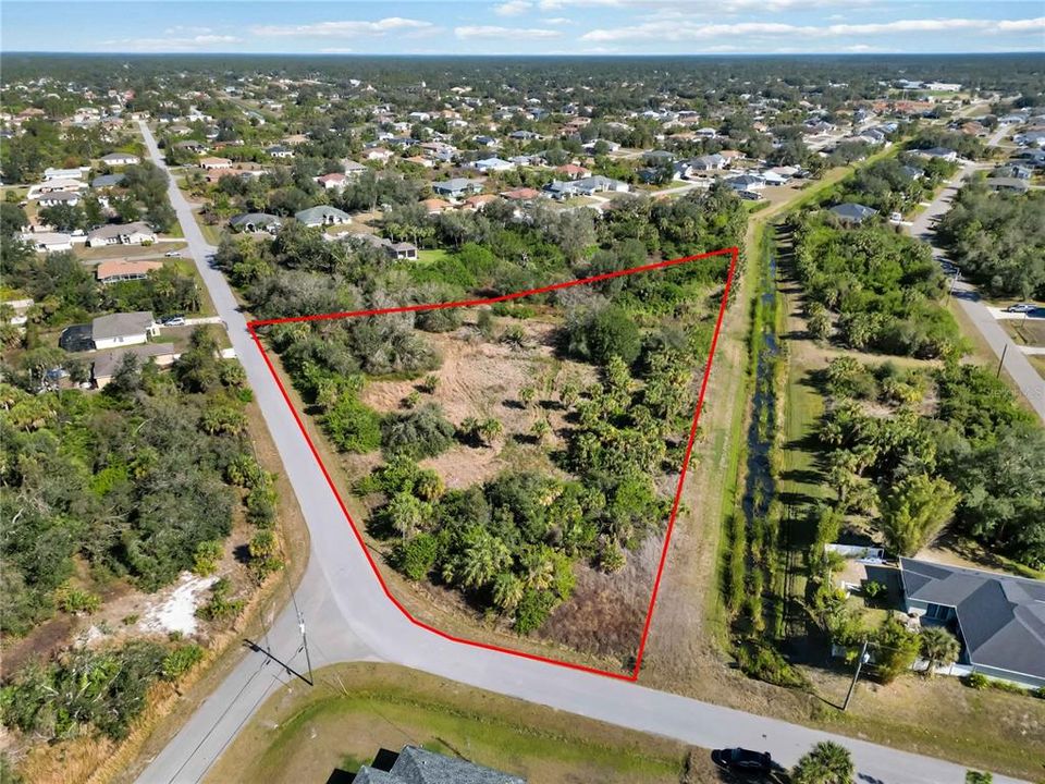 En Venta: $104,000 (2.41 acres)