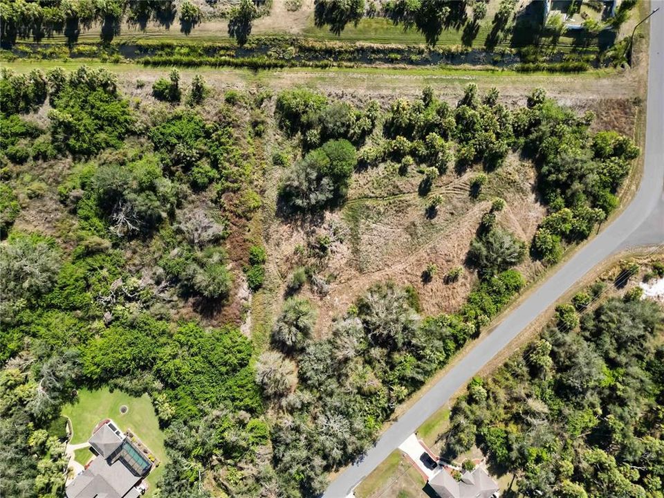 En Venta: $104,000 (2.41 acres)