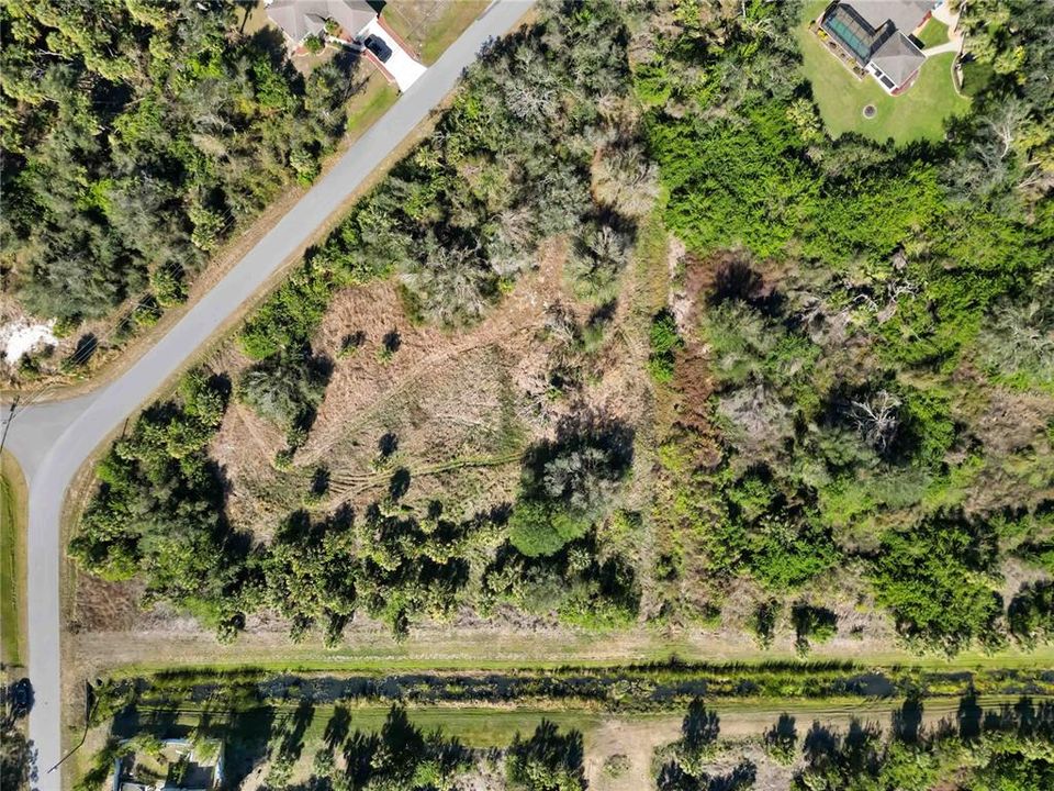 En Venta: $104,000 (2.41 acres)