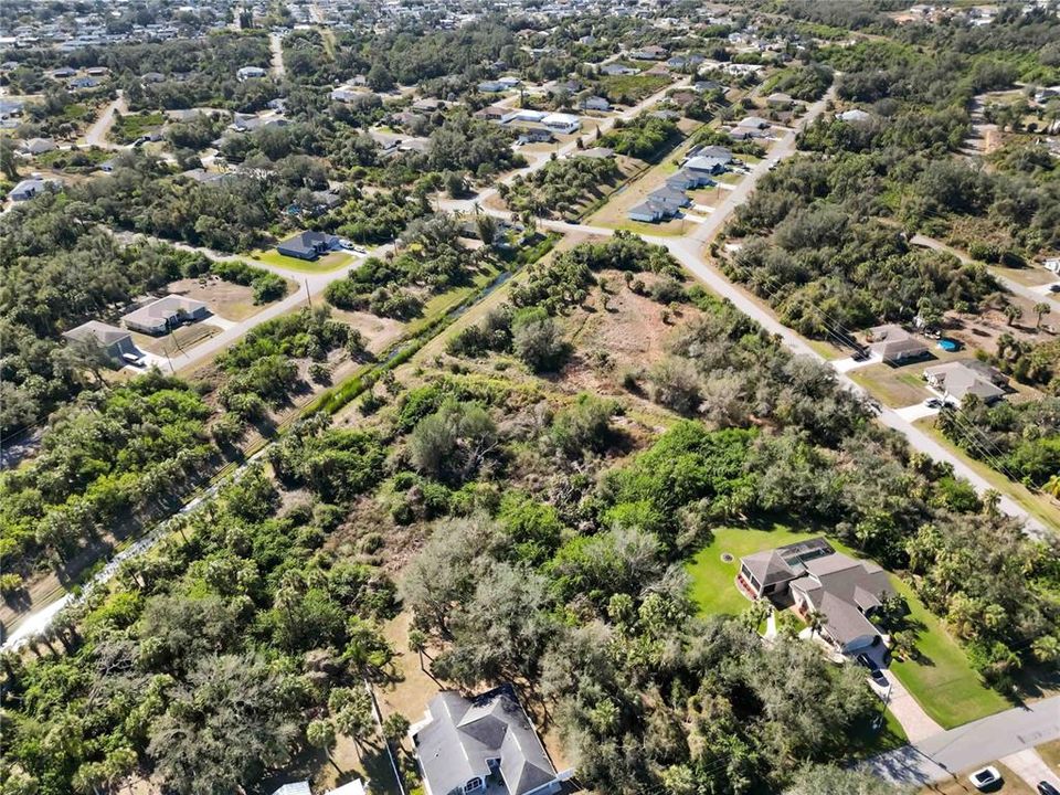 En Venta: $104,000 (2.41 acres)