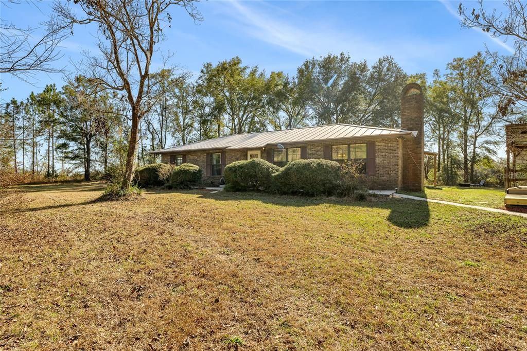 Recently Sold: $374,900 (4 beds, 3 baths, 2097 Square Feet)