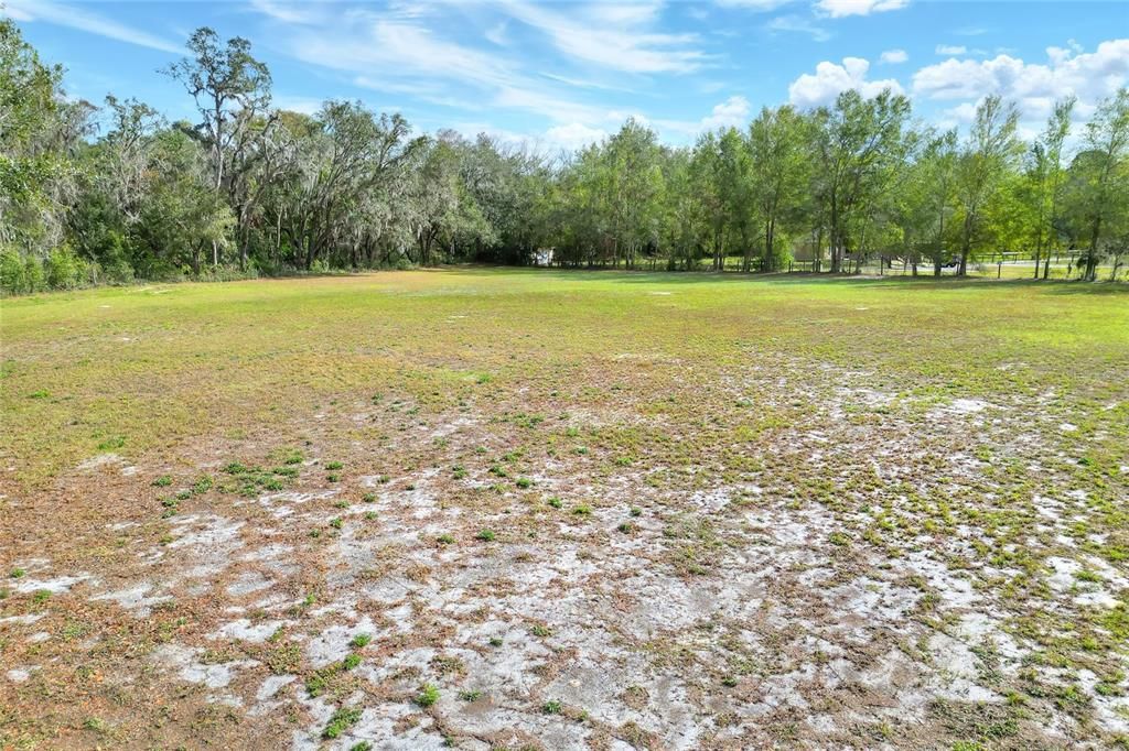 待售: $220,000 (1.52 acres)