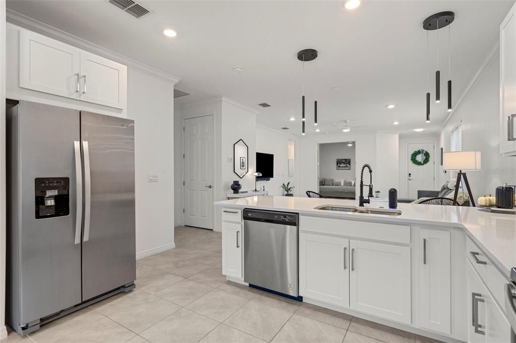 For Rent: $3,500 (3 beds, 2 baths, 1544 Square Feet)