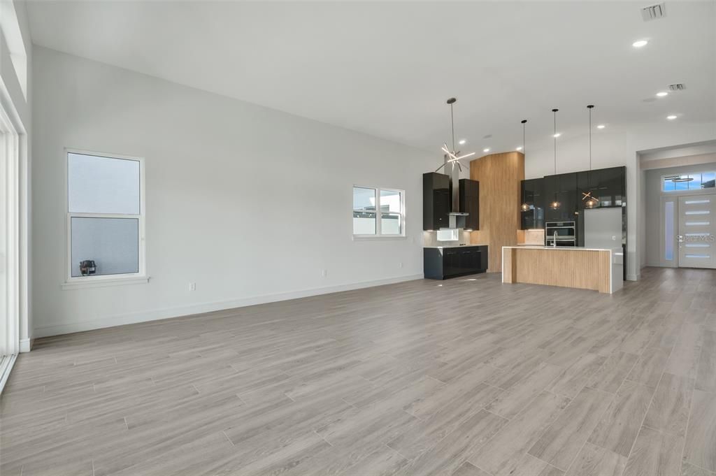 For Sale: $800,000 (4 beds, 3 baths, 2220 Square Feet)